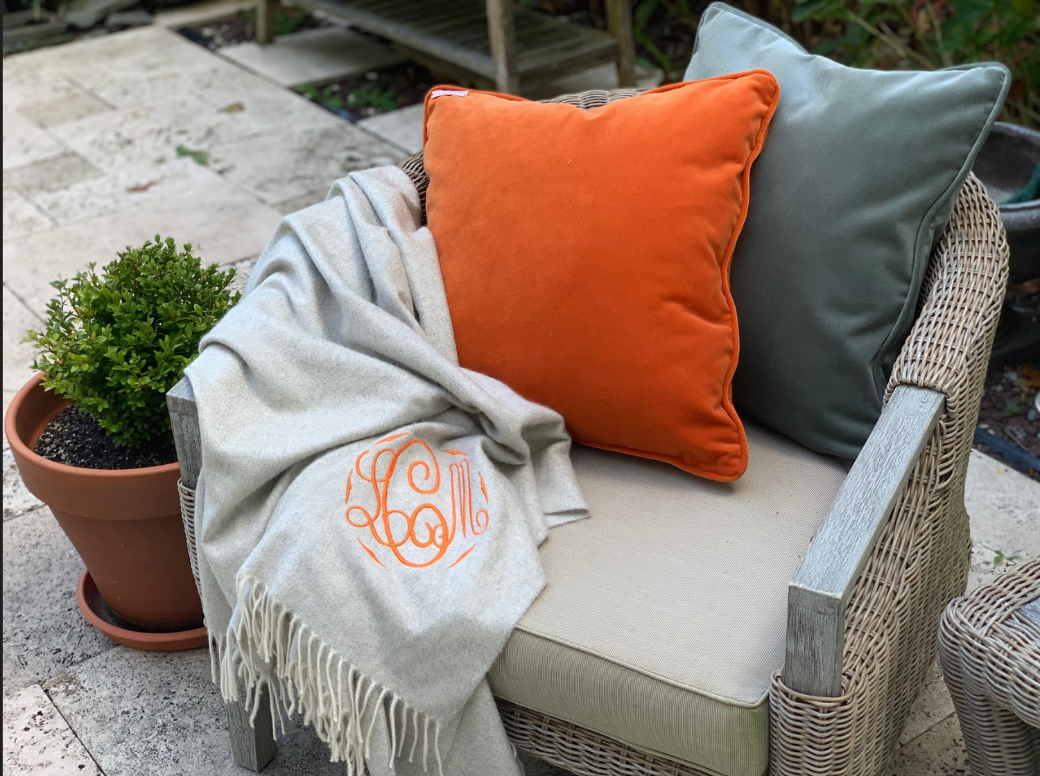 CASHMERE THROW