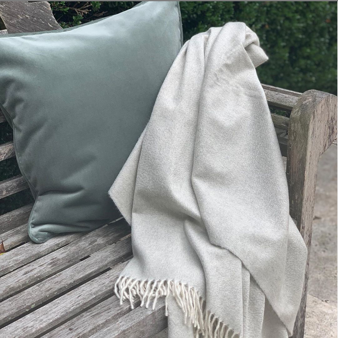 CASHMERE THROW