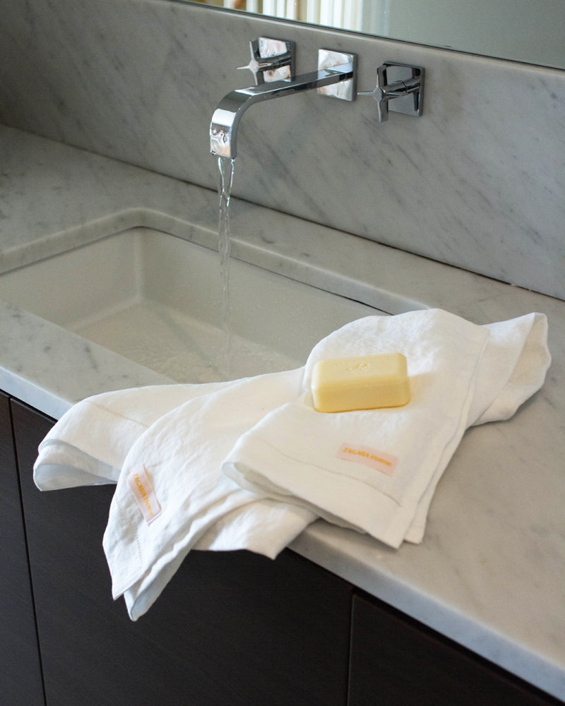 PURA HAND TOWEL