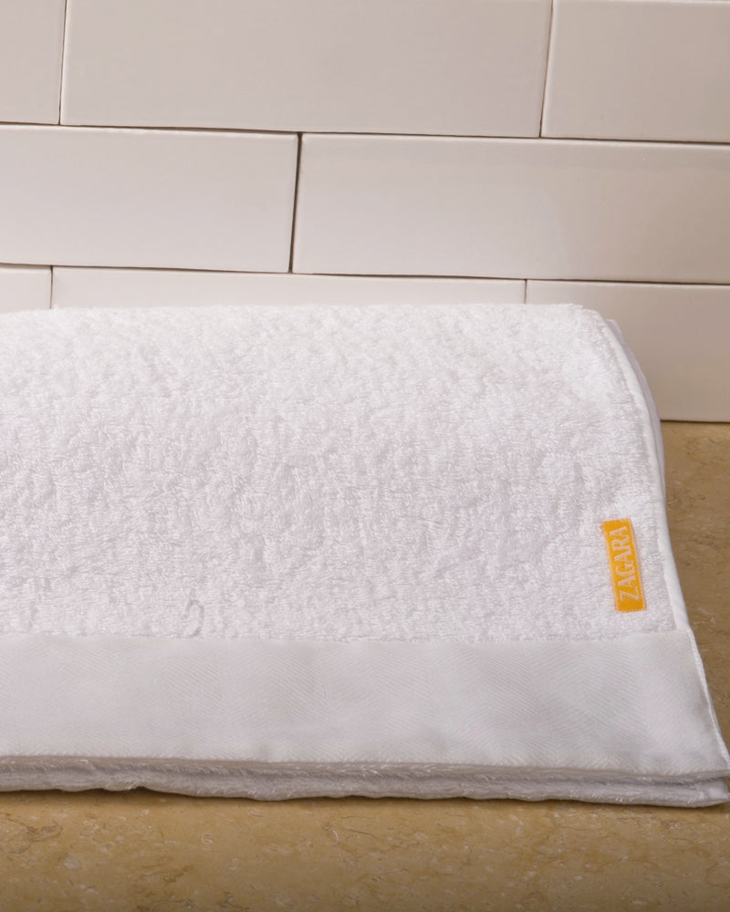 SIGNATURE BATH TOWEL